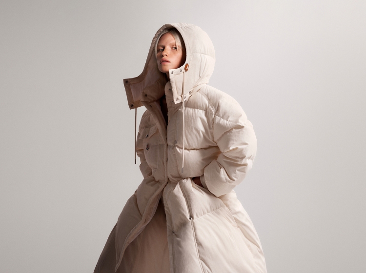 Moncler Karakorum Short Down Jacket