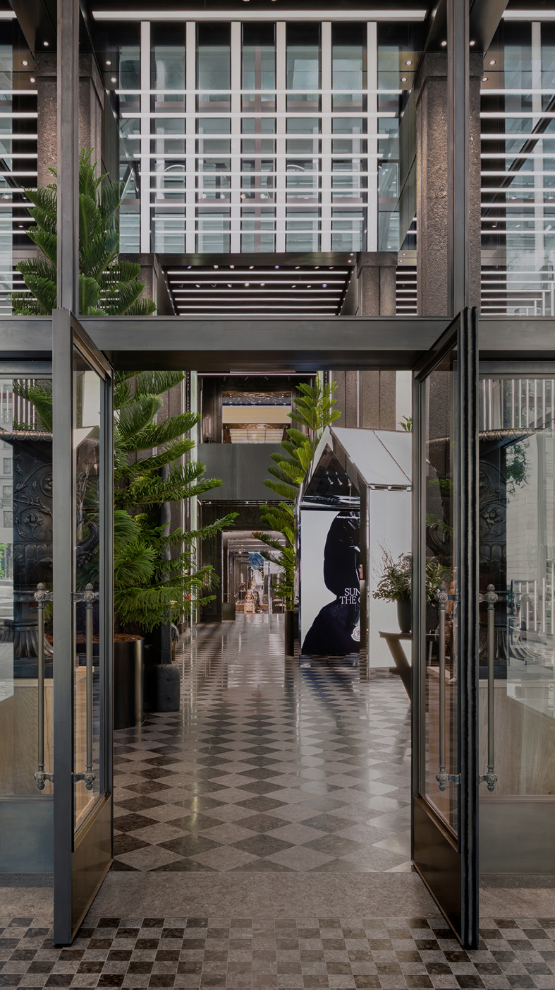 Moncler Flagship Store New York Digital Visit - Fifth Avenue