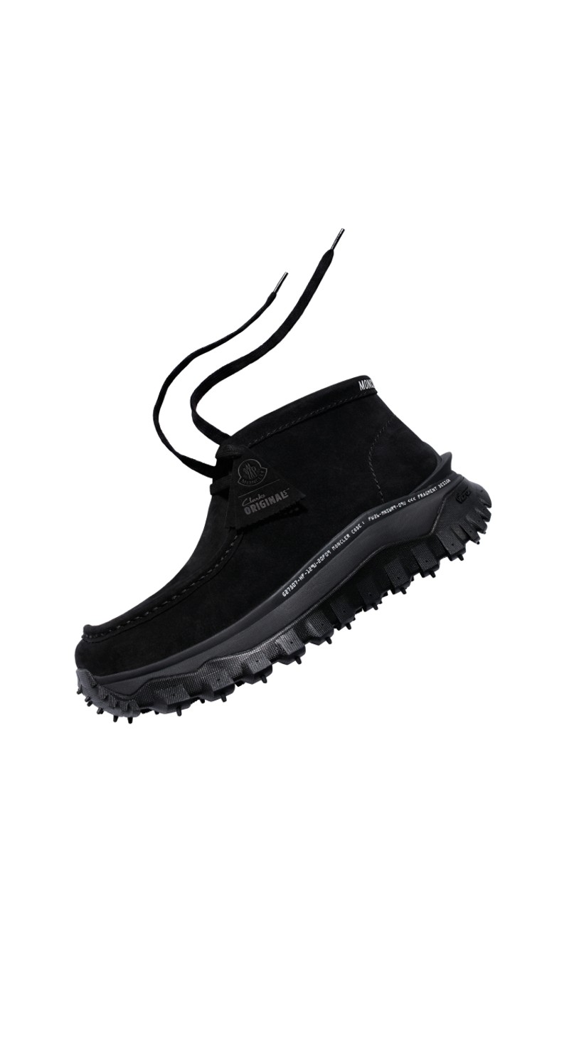 Moncler x Fragment:The Moncler Trailgrip Clarks Wallabee GTX。レースとラバーソールのブラックスエードシューズ(1)。